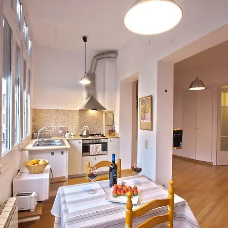 Riverside Apartman Girona